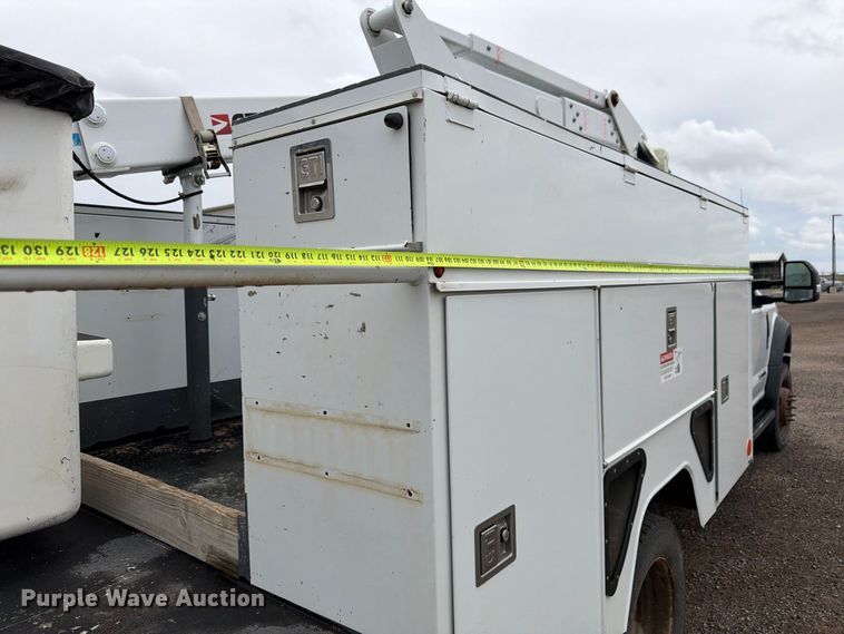 image for item FM7712 2018 Ford F550 Super Duty Ext. Cab bucket truck