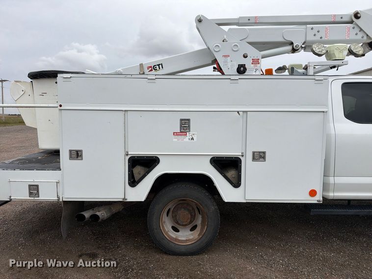 image for item FM7712 2018 Ford F550 Super Duty Ext. Cab bucket truck