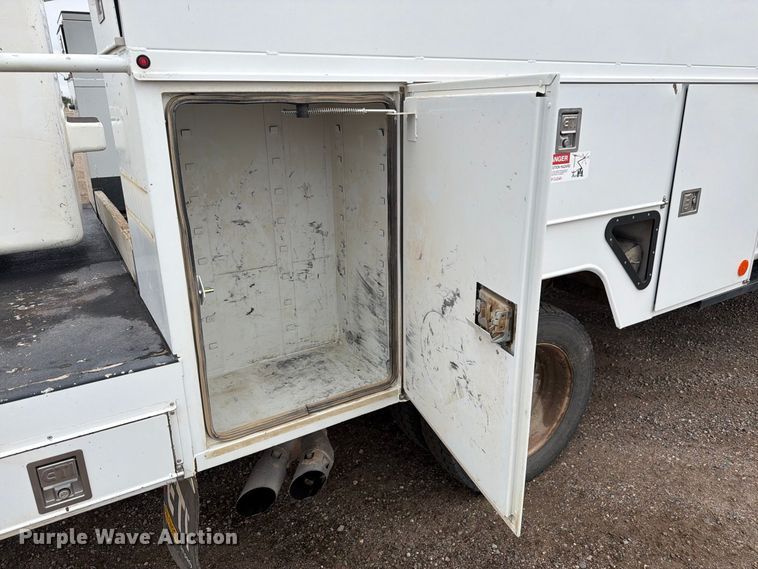 image for item FM7712 2018 Ford F550 Super Duty Ext. Cab bucket truck