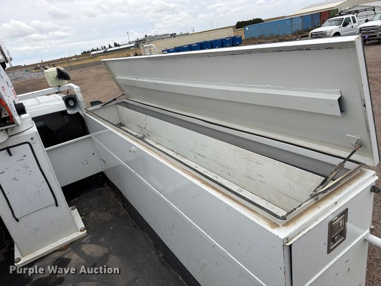 image for item FM7712 2018 Ford F550 Super Duty Ext. Cab bucket truck