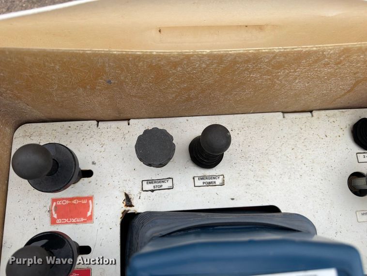 image for item FM7712 2018 Ford F550 Super Duty Ext. Cab bucket truck