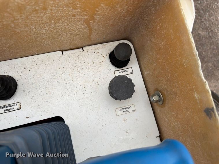 image for item FM7712 2018 Ford F550 Super Duty Ext. Cab bucket truck