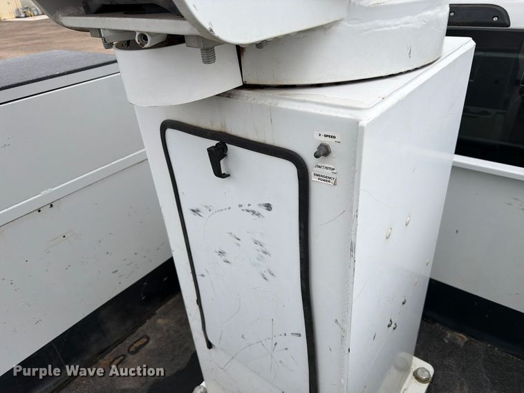 image for item FM7712 2018 Ford F550 Super Duty Ext. Cab bucket truck