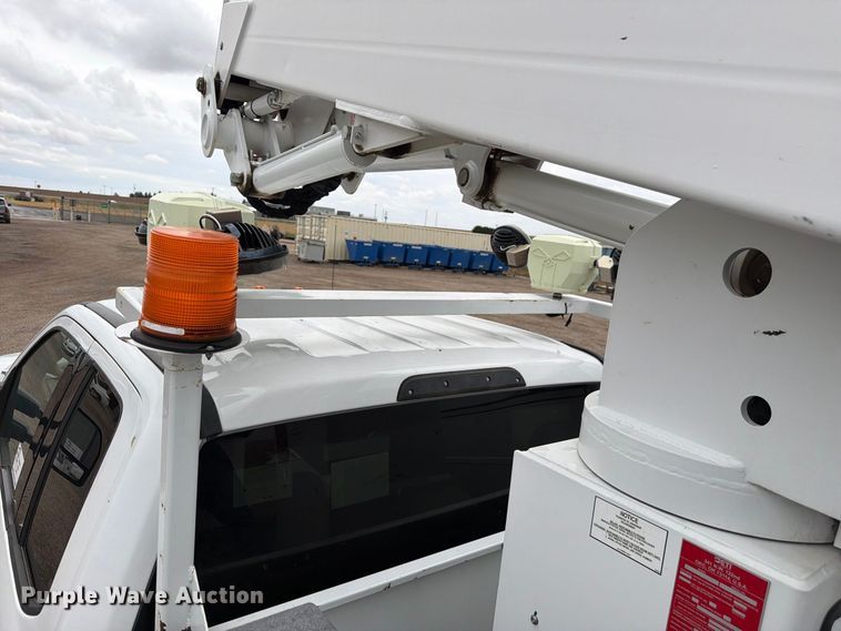 image for item FM7712 2018 Ford F550 Super Duty Ext. Cab bucket truck