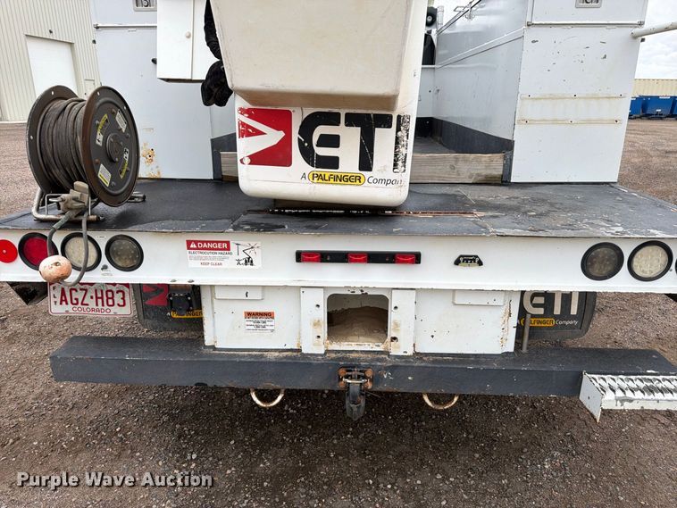 image for item FM7712 2018 Ford F550 Super Duty Ext. Cab bucket truck