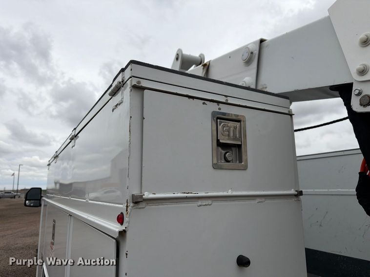 image for item FM7712 2018 Ford F550 Super Duty Ext. Cab bucket truck