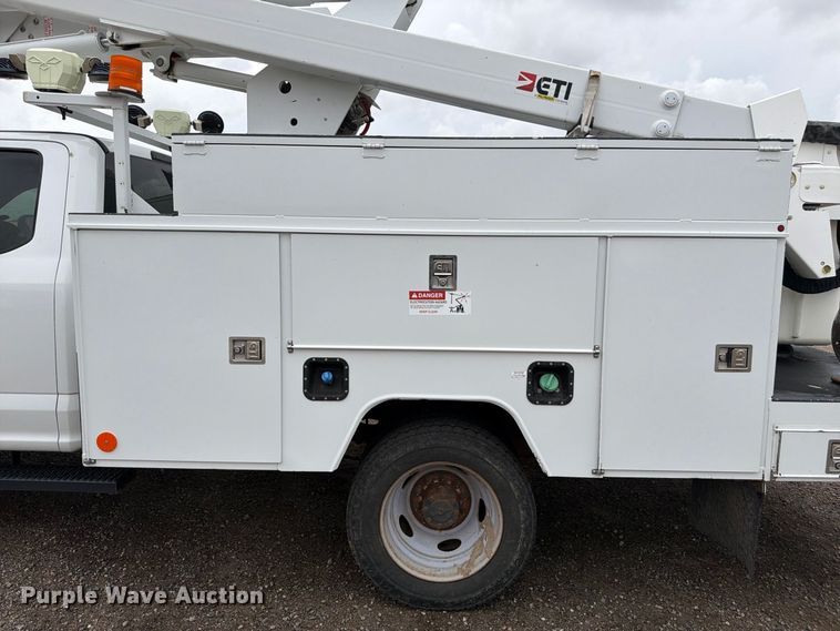 image for item FM7712 2018 Ford F550 Super Duty Ext. Cab bucket truck