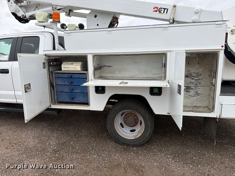 image for item FM7712 2018 Ford F550 Super Duty Ext. Cab bucket truck