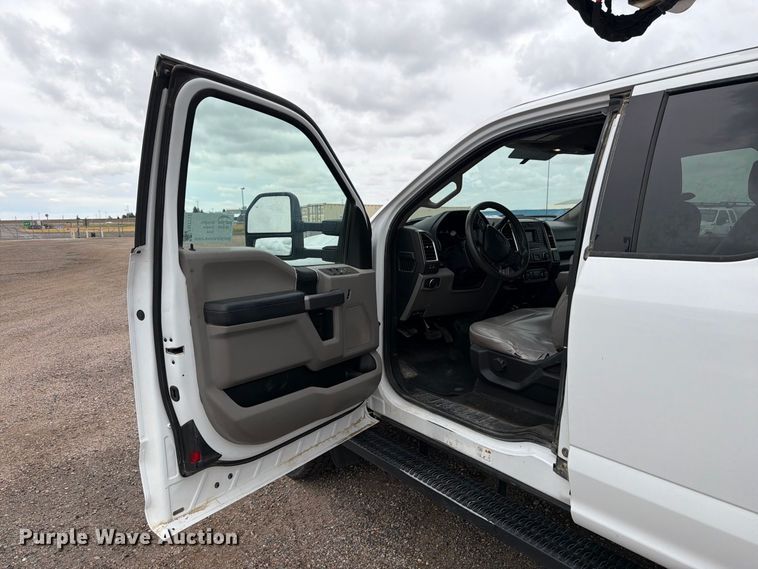 image for item FM7712 2018 Ford F550 Super Duty Ext. Cab bucket truck