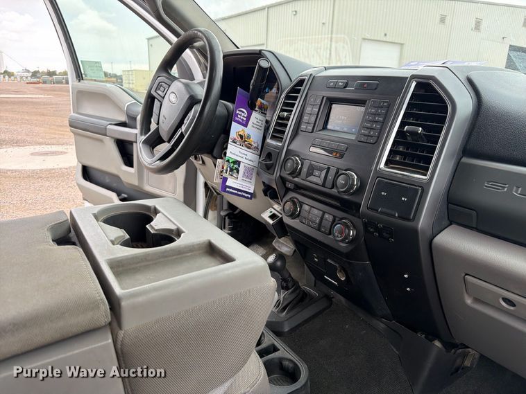 image for item FM7712 2018 Ford F550 Super Duty Ext. Cab bucket truck