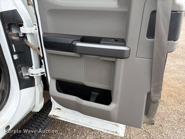 image for item FM7712 2018 Ford F550 Super Duty Ext. Cab bucket truck