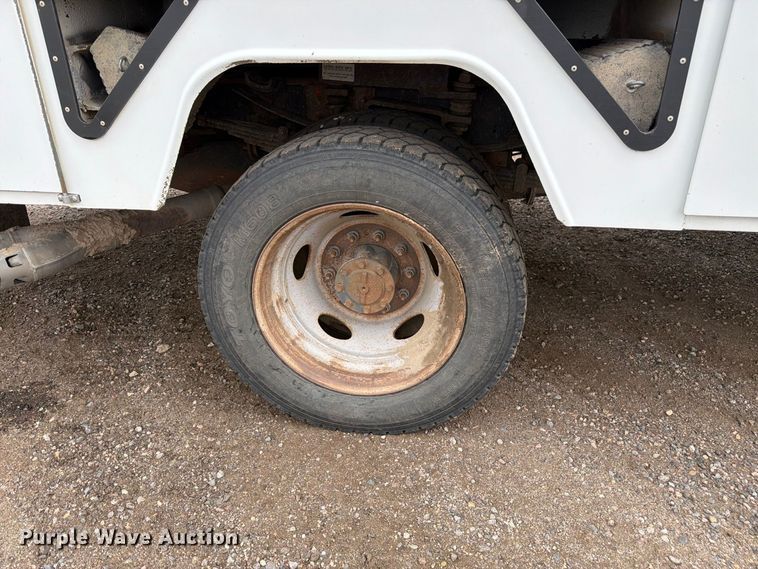 image for item FM7712 2018 Ford F550 Super Duty Ext. Cab bucket truck