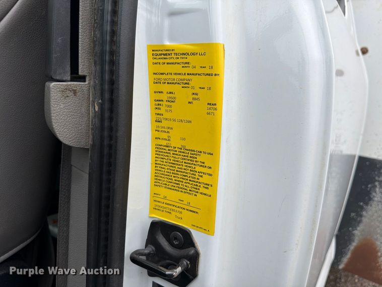 image for item FM7712 2018 Ford F550 Super Duty Ext. Cab bucket truck