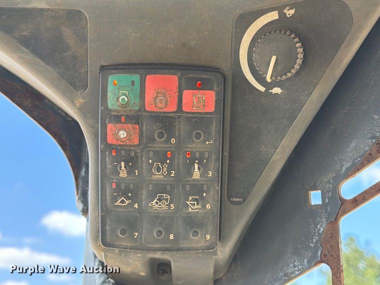 image for item FN2061 2018 John Deere 325G tracked skid steer loader