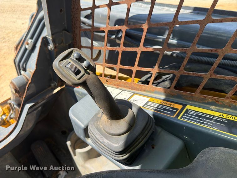 image for item FN2061 2018 John Deere 325G tracked skid steer loader