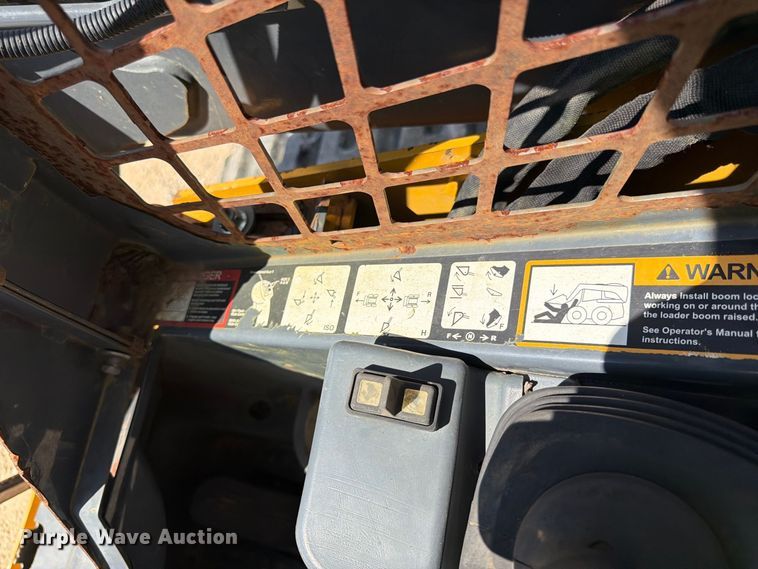 image for item FN2061 2018 John Deere 325G tracked skid steer loader