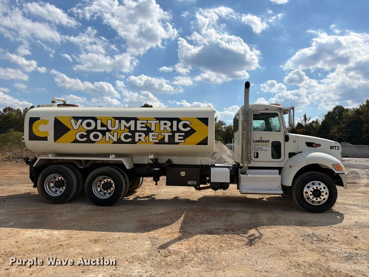 image for item FN2065 2013 Peterbilt 348 water truck