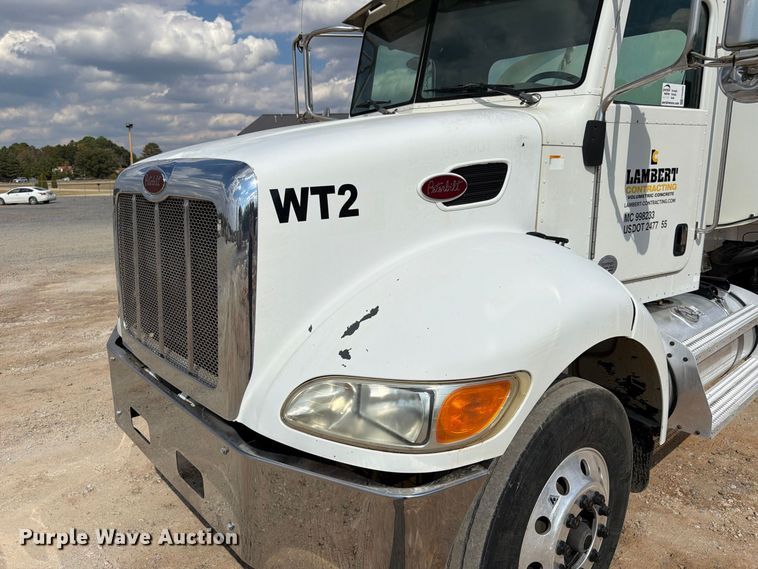 image for item FN2065 2013 Peterbilt 348 water truck