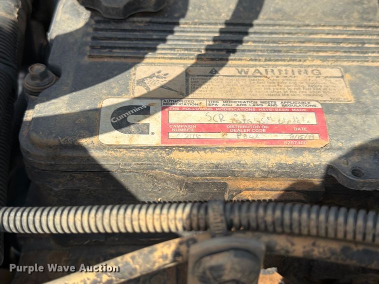 image for item FN2065 2013 Peterbilt 348 water truck
