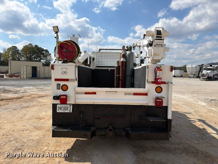 image for item FN2066 2003 International 4300 utility / service truck