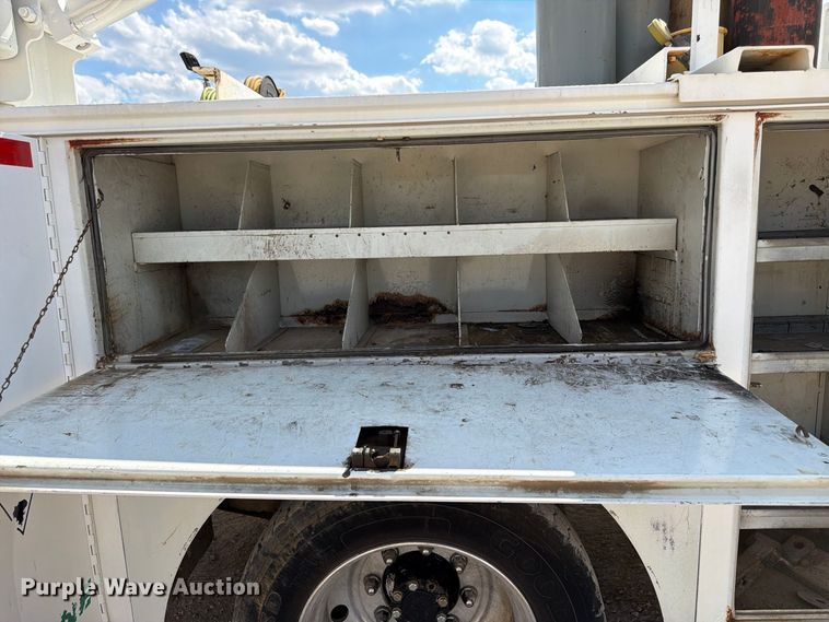 image for item FN2066 2003 International 4300 utility / service truck