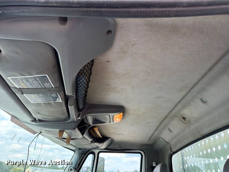 image for item FN2066 2003 International 4300 utility / service truck