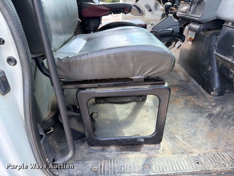 image for item FN2066 2003 International 4300 utility / service truck