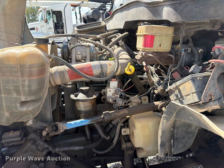 image for item FN2066 2003 International 4300 utility / service truck