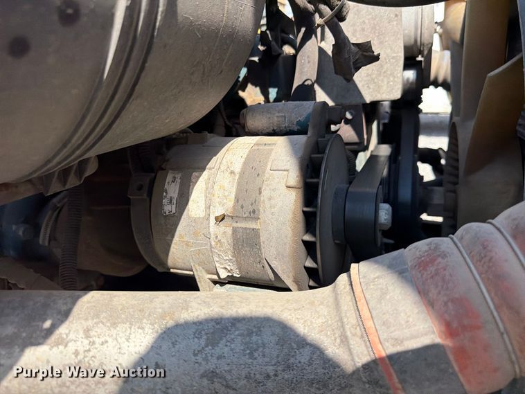 image for item FN2066 2003 International 4300 utility / service truck