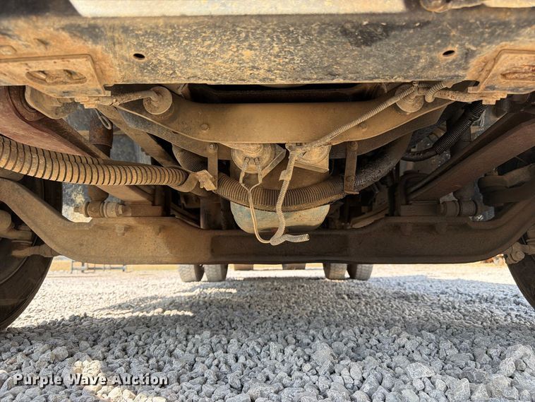 image for item FN2066 2003 International 4300 utility / service truck