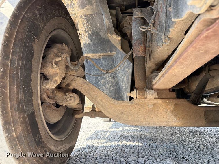 image for item FN2066 2003 International 4300 utility / service truck