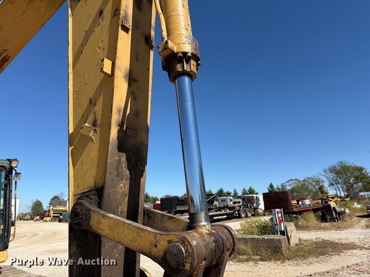 image for item FN5901 1997 Caterpillar 322BL excavator