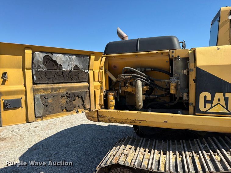 image for item FN5901 1997 Caterpillar 322BL excavator