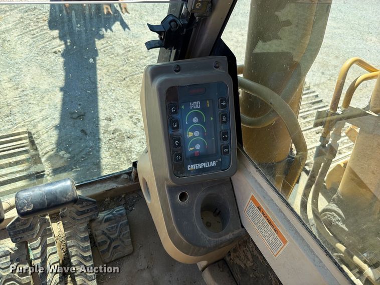 image for item FN5901 1997 Caterpillar 322BL excavator