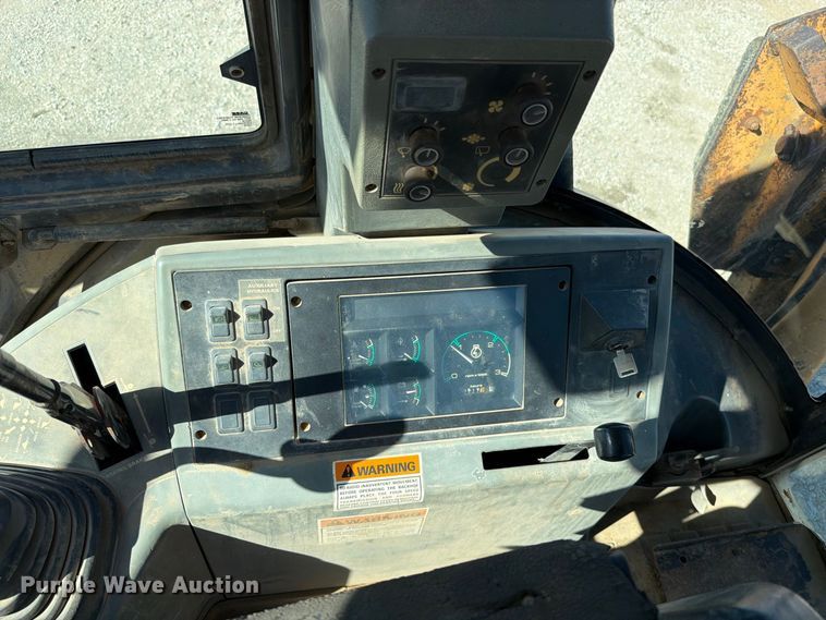 image for item FN5902 1996 Case 580 Super L backhoe