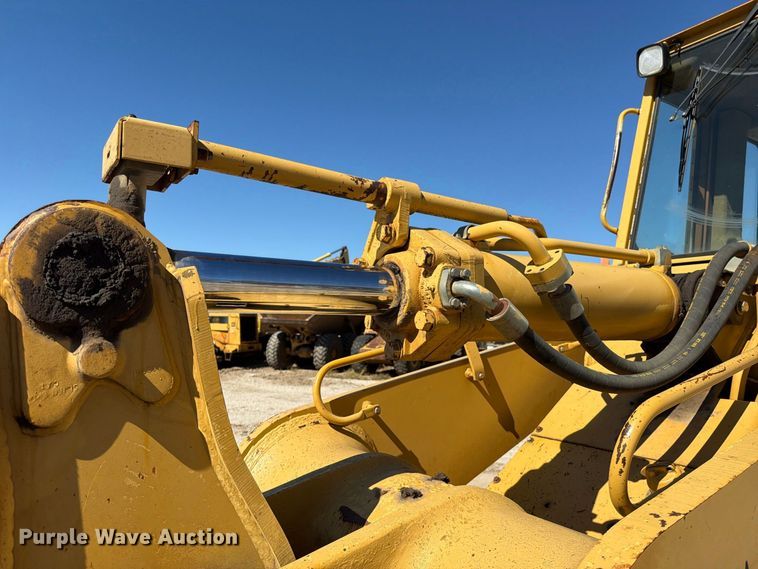 image for item FN5904 1998 Caterpillar 963B track loader