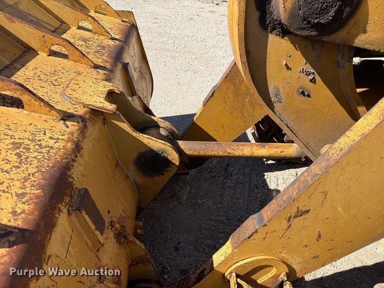 image for item FN5904 1998 Caterpillar 963B track loader