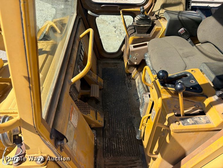 image for item FN5904 1998 Caterpillar 963B track loader