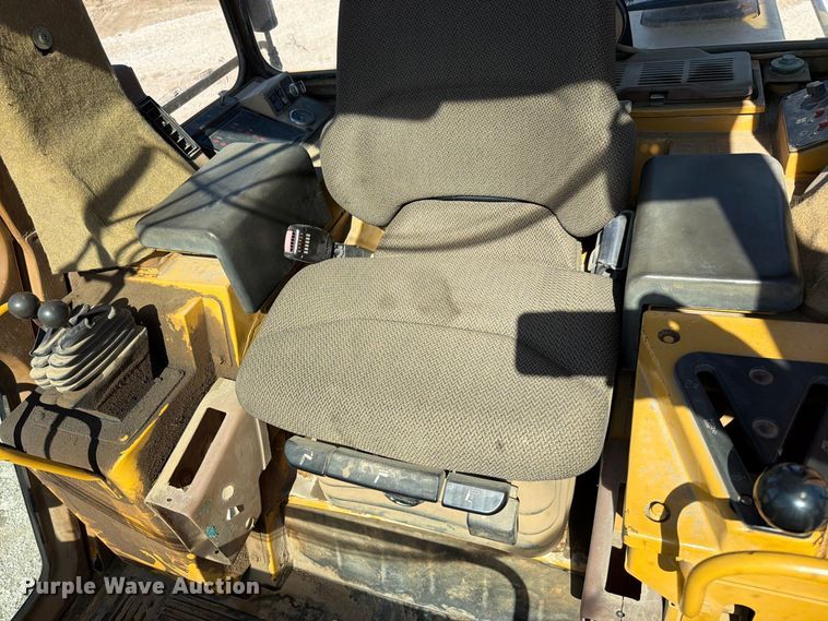 image for item FN5904 1998 Caterpillar 963B track loader