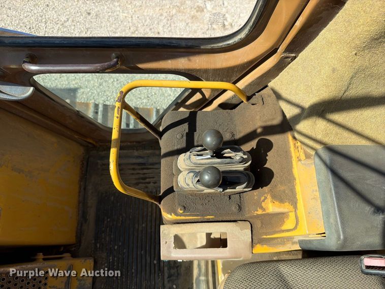 image for item FN5904 1998 Caterpillar 963B track loader