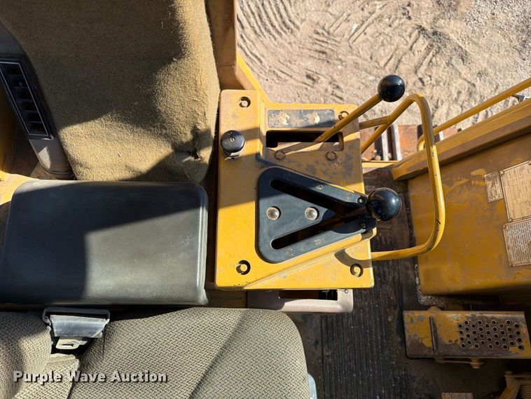 image for item FN5904 1998 Caterpillar 963B track loader