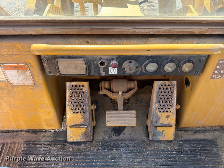 image for item FN5904 1998 Caterpillar 963B track loader