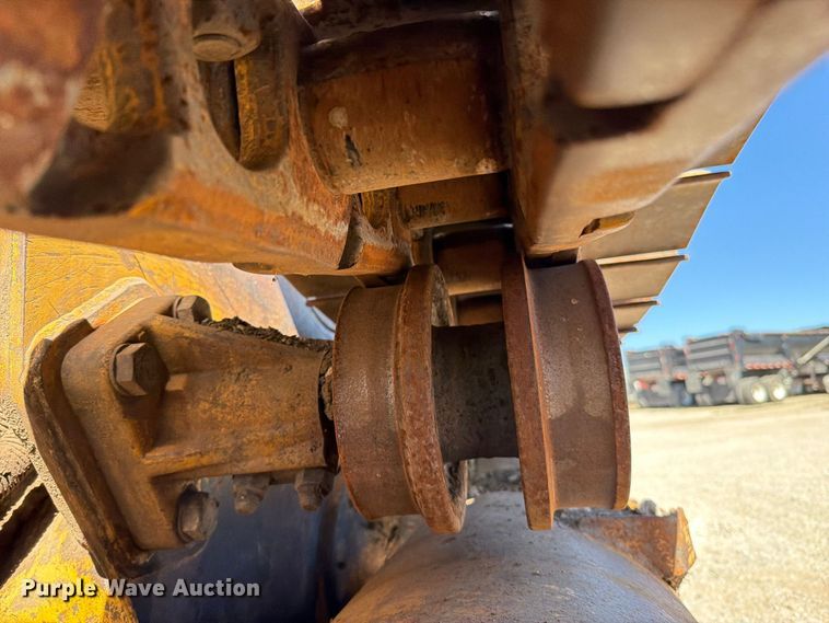 image for item FN5904 1998 Caterpillar 963B track loader