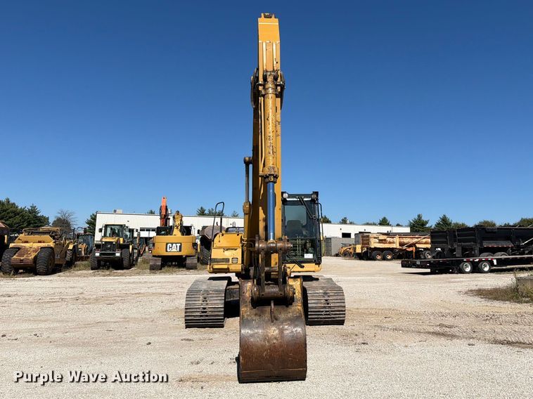 image for item FN5905 1997 Caterpillar 322BL excavator