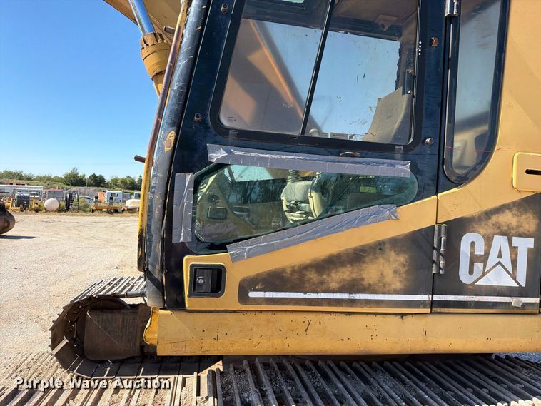 image for item FN5905 1997 Caterpillar 322BL excavator