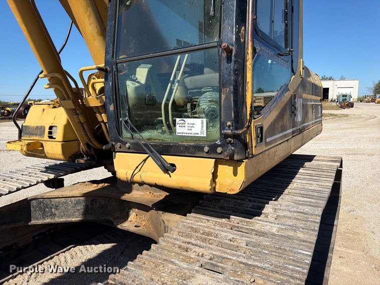 image for item FN5905 1997 Caterpillar 322BL excavator