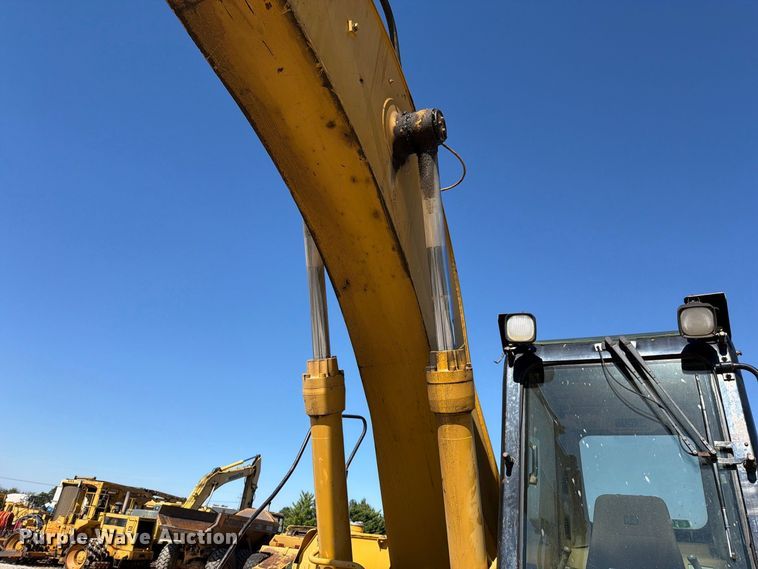 image for item FN5905 1997 Caterpillar 322BL excavator