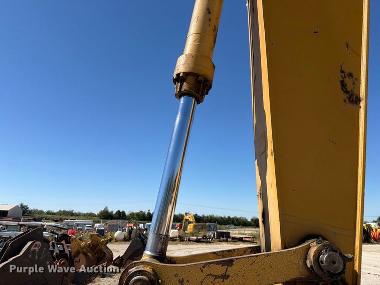 image for item FN5905 1997 Caterpillar 322BL excavator