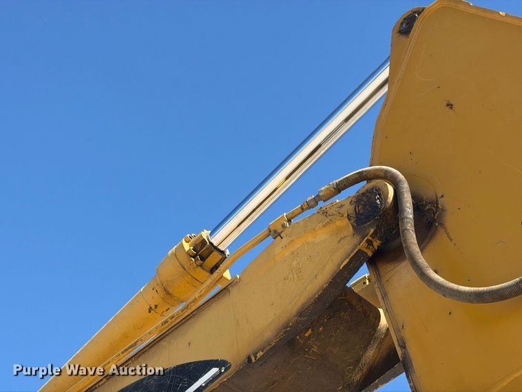 image for item FN5905 1997 Caterpillar 322BL excavator