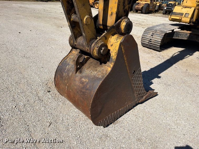 image for item FN5905 1997 Caterpillar 322BL excavator